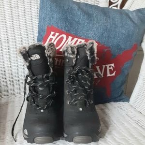 North Face Mcmurdo II boots size 8 like new